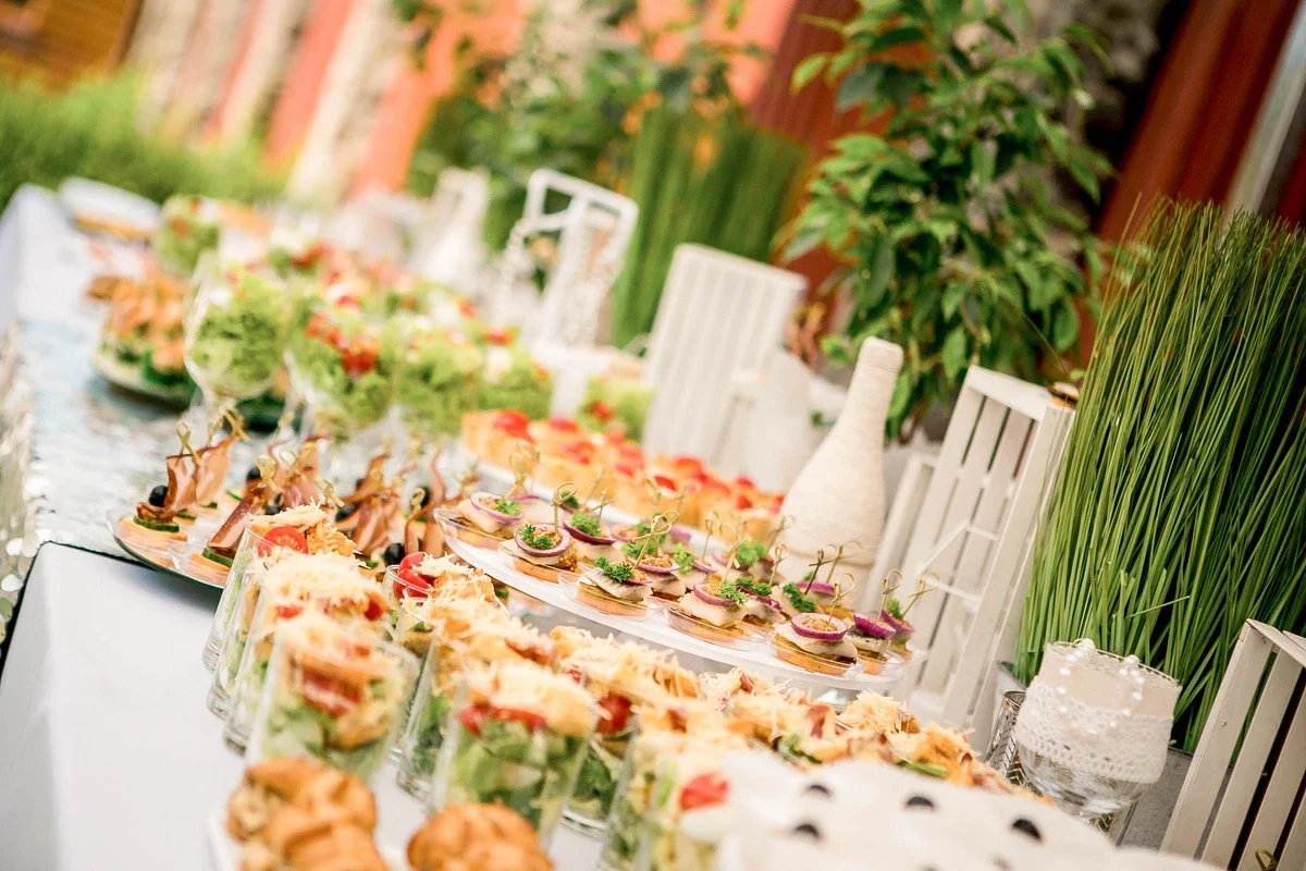 buffet-setup-oudoors